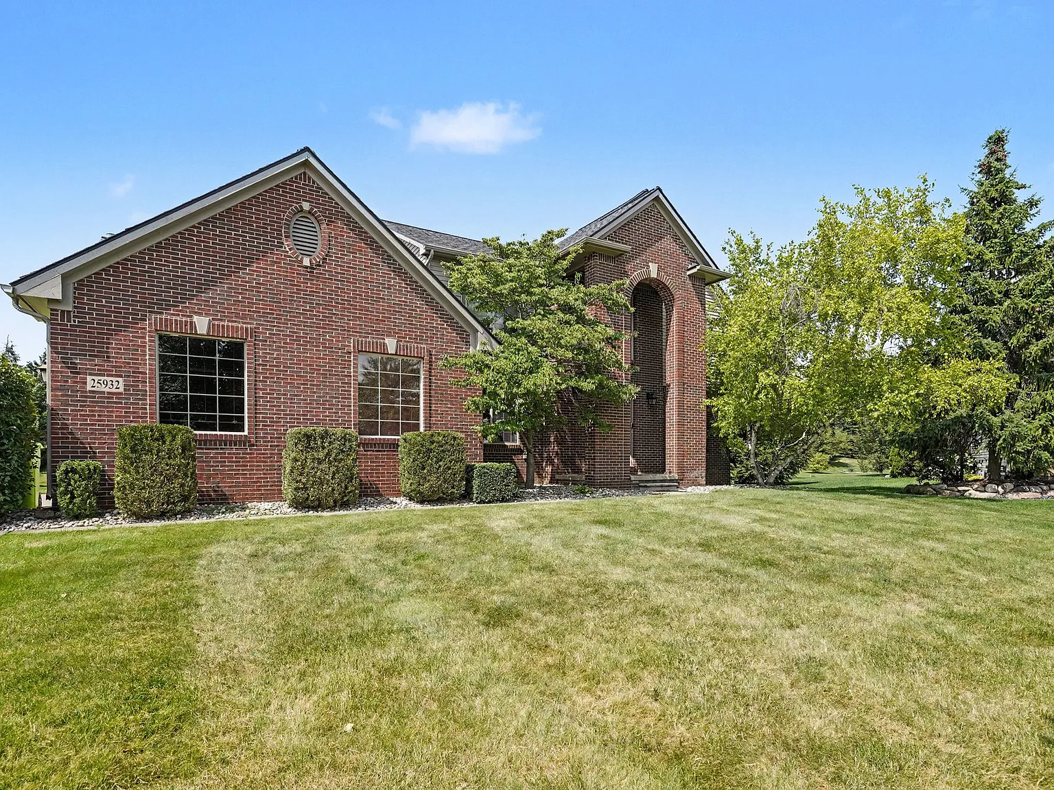 4 bed, 3208 sqft, $2,750 — Photo 3