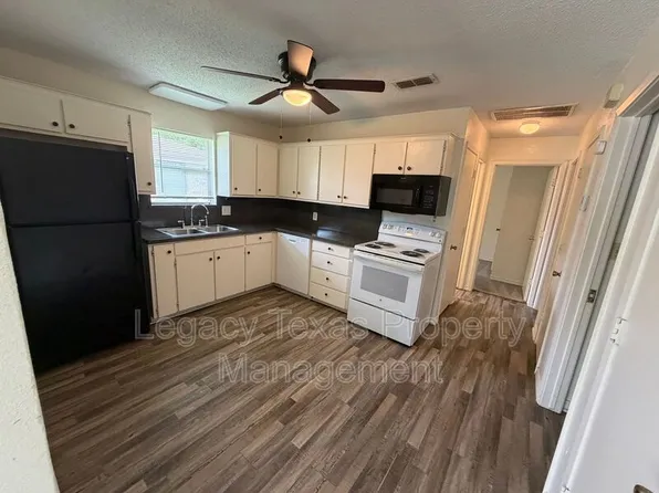 108 Pine St, Keene, TX 76059