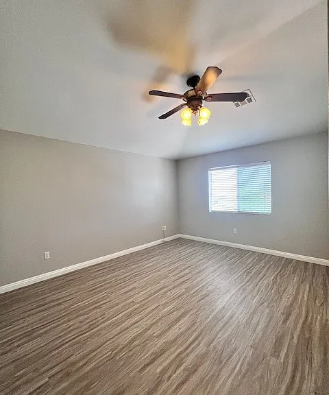 568 Sierra Morena St — Photo 11