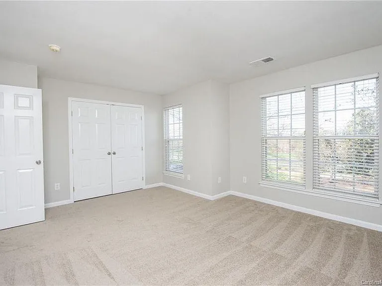 9523 Lina Ardrey Ln — Photo 10