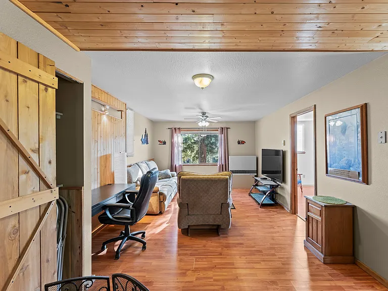 108 Southgate Rd — Photo 18