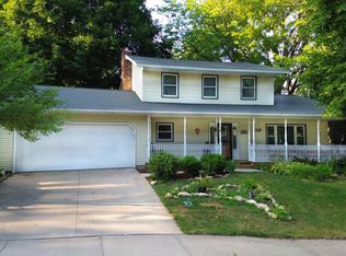 3911 Manor Woods Dr NW, Rochester, MN 55901