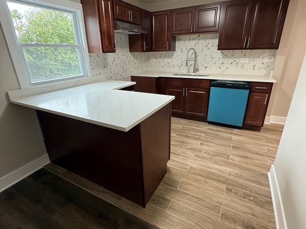 9514 S La Salle St APT 2