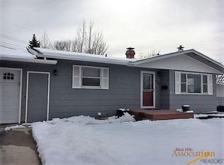 2113 Rio Dr, Rapid City, SD 57702