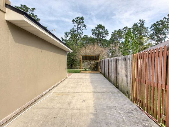 4th image of 2509 Royal Pointe Dr