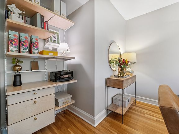 4th image of 537 W Eugenie St #2