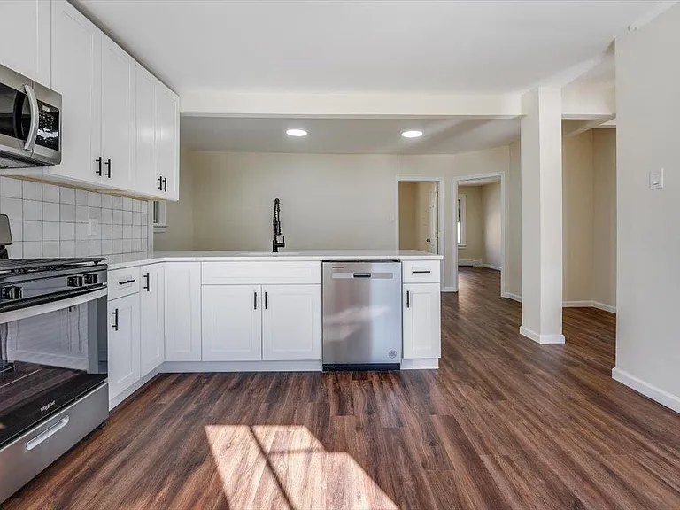 97 Saint Pauls Ave #2 — Photo 5