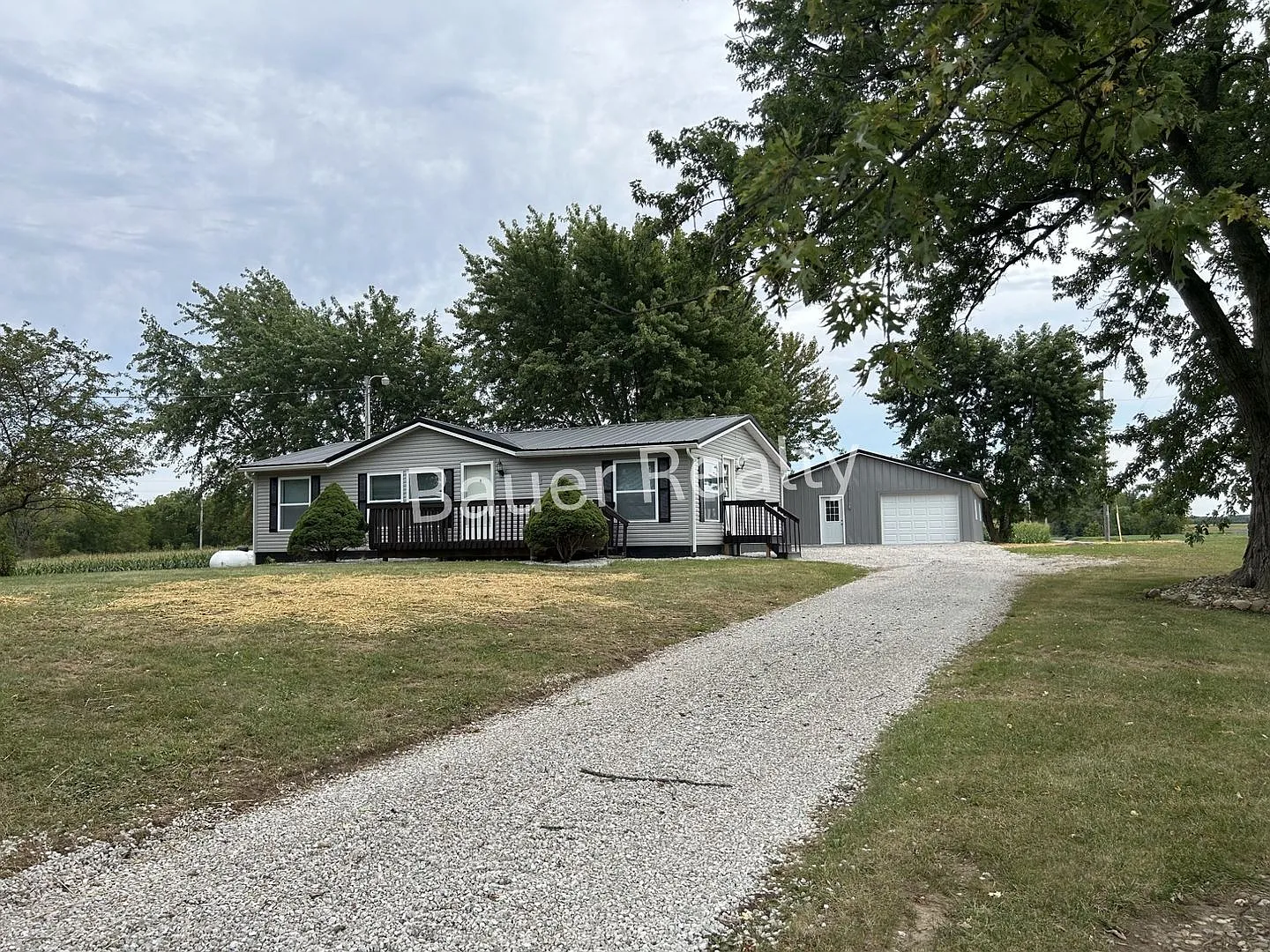 Beautiful Country Home — Photo 3