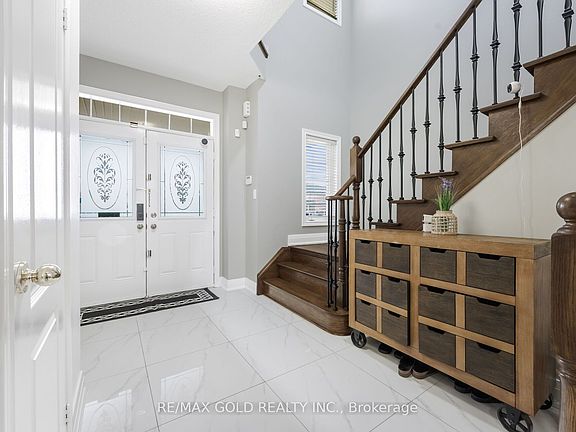 5th image of 64 Strathdale Rd