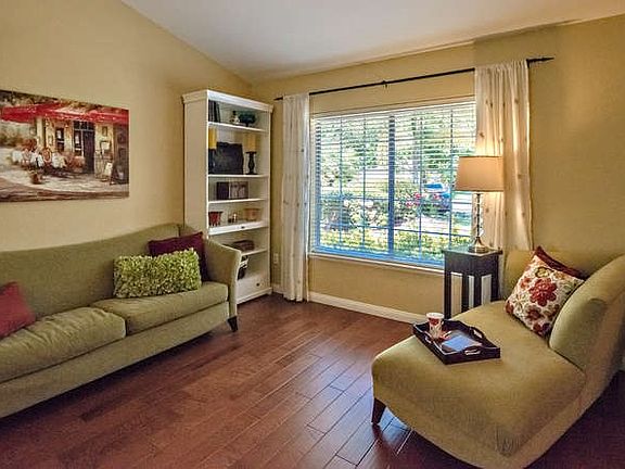 4th image of 1738 Las Palmas Ln