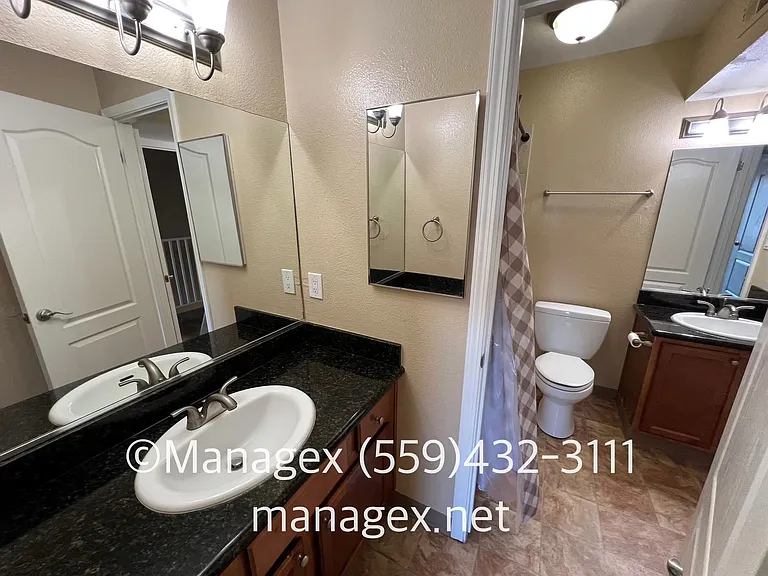 7166 N Fruit Ave #140 — Photo 11