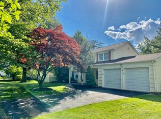 16 Hill Ave, Somerset, NJ 08873