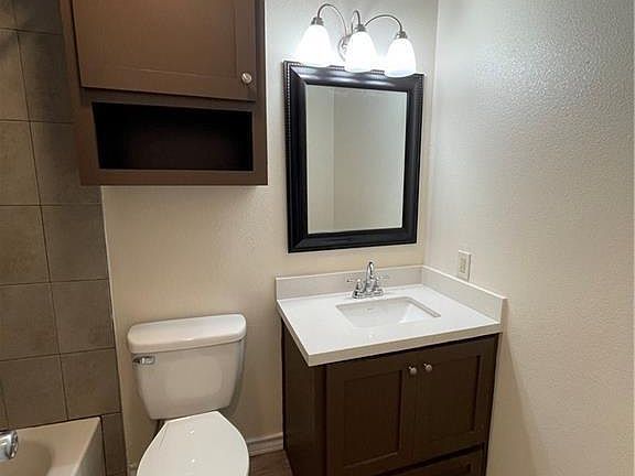 4th image of 3501 N 23rd Ln APT 214