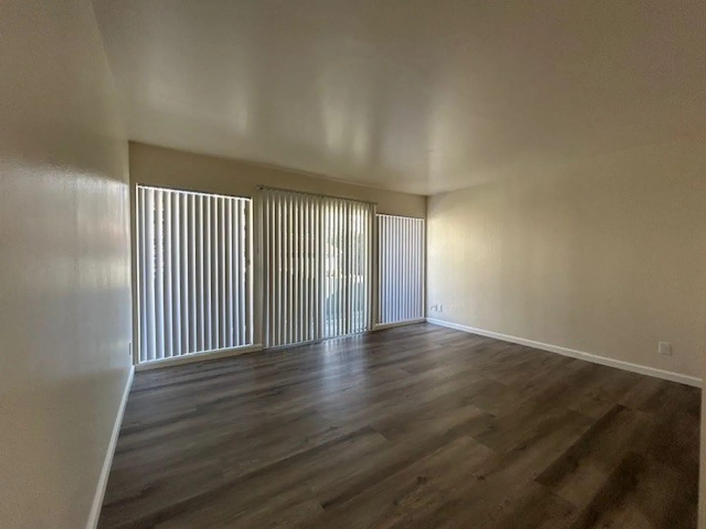 3 Bedroom 1.5 Bath, private balcony/deck — Photo 4