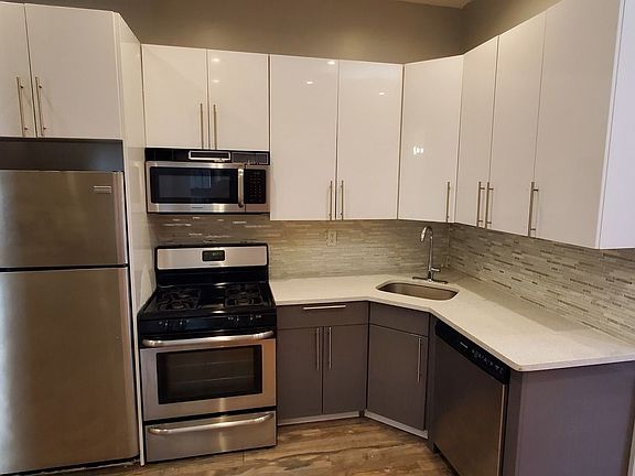 3rd image of 517 Courtlandt Ave #D4