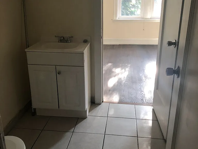 8124 S Ingleside Ave #1 — Photo 8