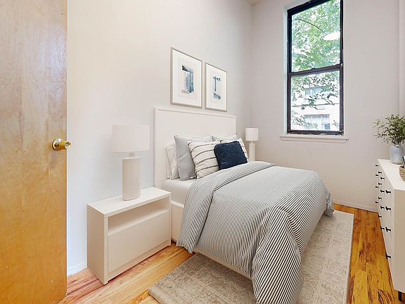 4th image of 423 E 78th St APT 1