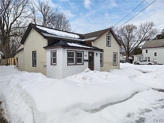 3rd image of 623 W Thomas St