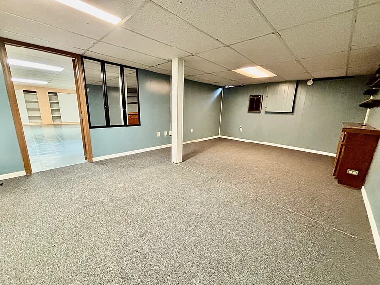 326 Pepperton Dr — Photo 35