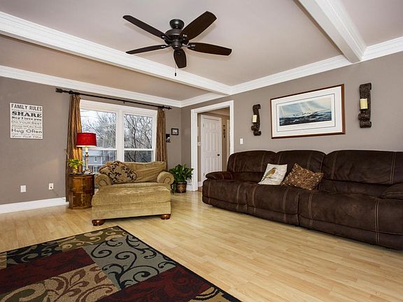 4-family room
