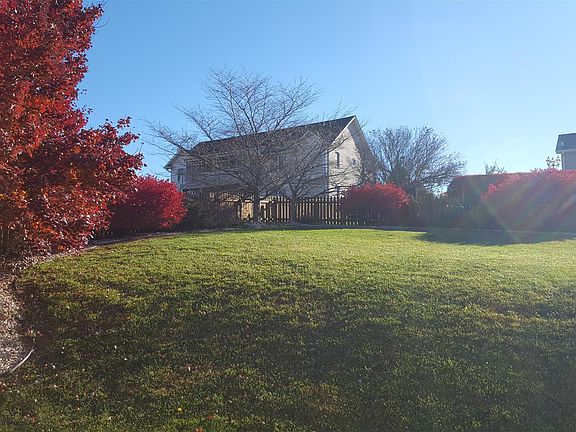 5th image of 105 Wenn Dr NW