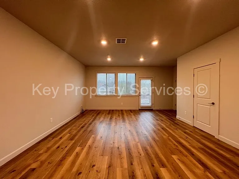 174 Loganberry Ct — Photo 5