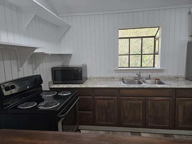 11109 Newton Cir — Photo 18