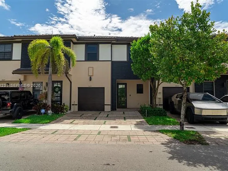 15675 NW 91st Ct — Photo 4