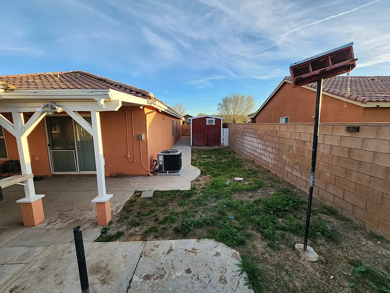 3045 E Newgrove St — Photo 14