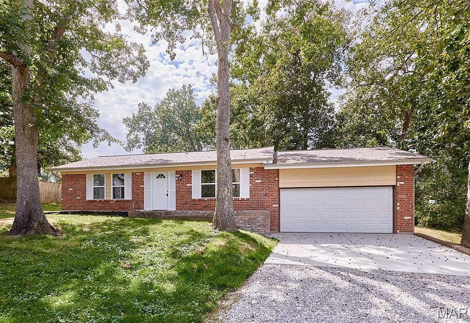 1st image of 408 Raymond Dr