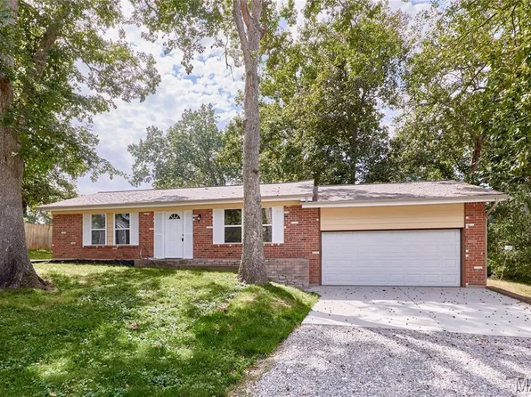 408 Raymond Dr, O'Fallon, MO 63366