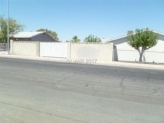 3rd image of 222 Fullerton Ave
