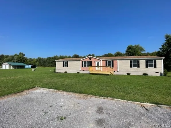 10322 County Dr, Disputanta, VA 23842