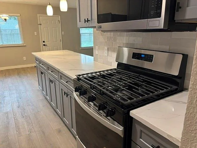 1914 Cameo Dr — Photo 8