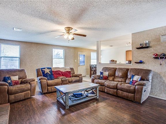 3rd image of 1524 Big Lake Dr