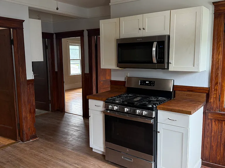 49 Catharine St #B — Photo 8