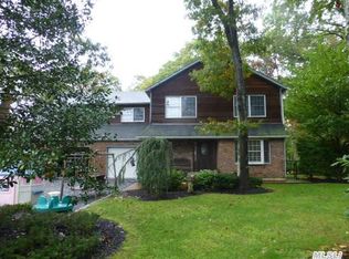 55 Highview Ave, Selden, NY 11784