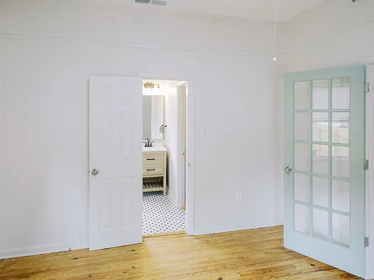2426 Lincoln St — Photo 8