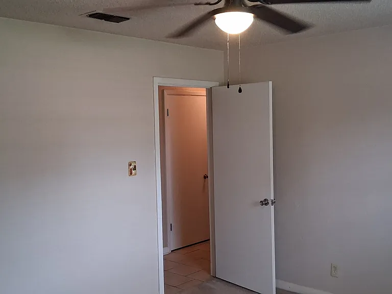 102 Cheryl St — Photo 15
