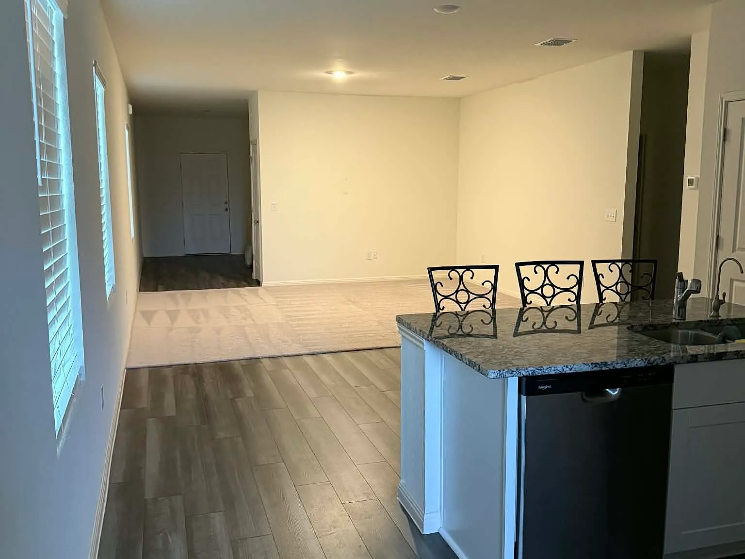 3 bed, 1376 sqft, $1,650 — Photo 3