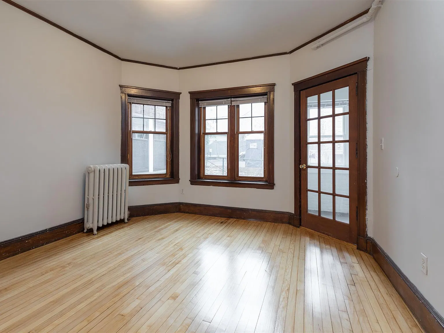 3 bed, $3,900 — Photo 4