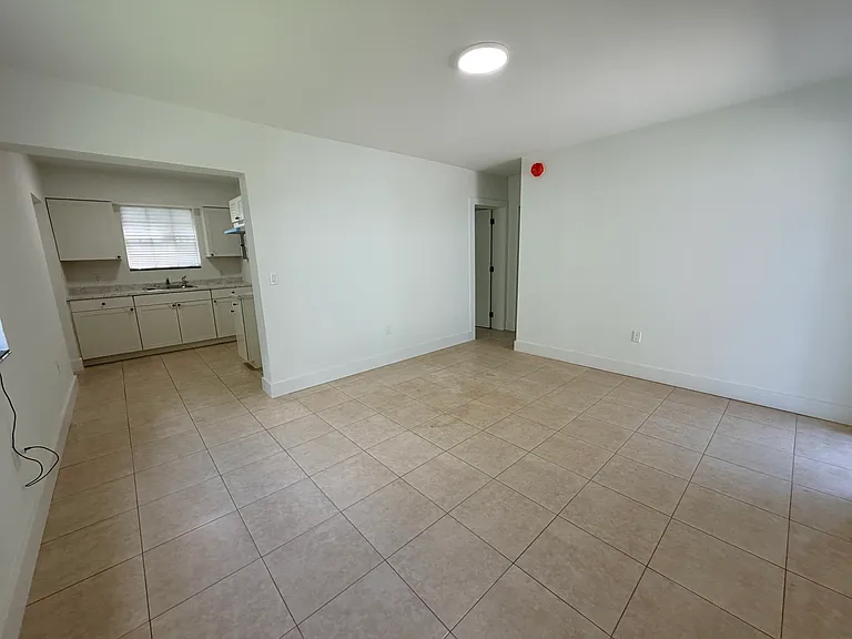 281 NE 78th St #1 — Photo 14