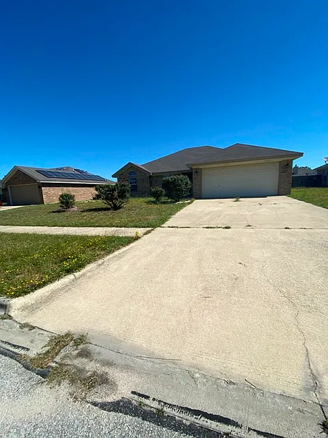 4 bed, 1858 sqft, $1,795 — Photo 1