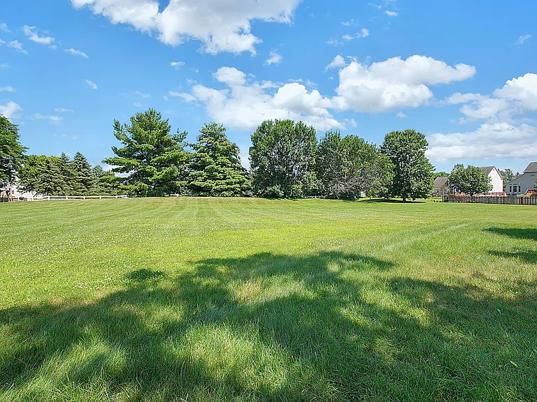 7961 Pinehill Rd — Photo 42