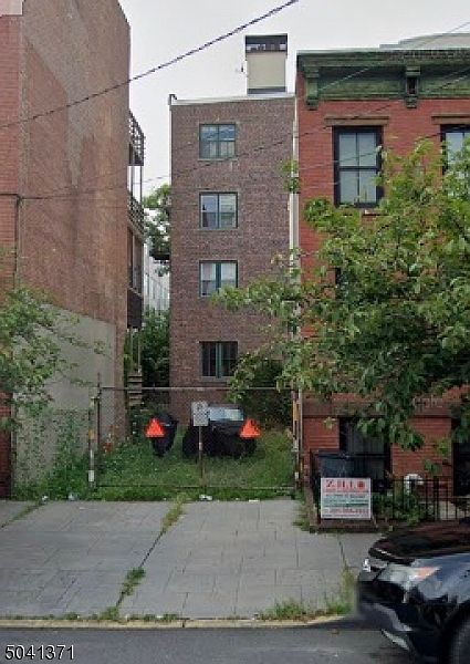 1st image of 429 Jersey Ave