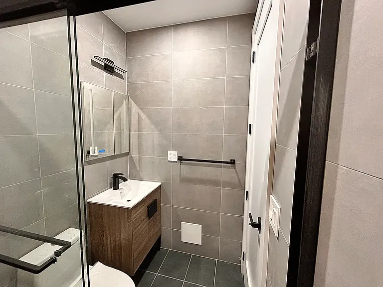 71 Schaefer St #2B — Photo 18