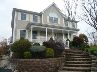 14 Lisa Ln, New Windsor, NY