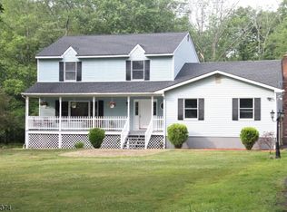 390 Drakestown Rd, Long Valley, NJ 07853