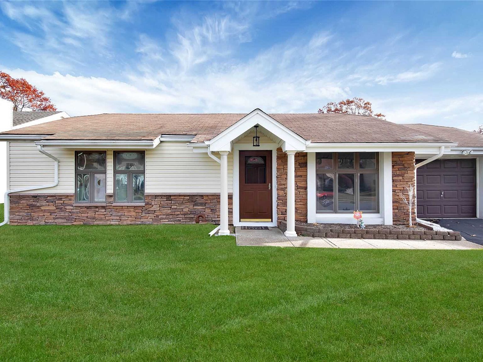 843 Greenbelt Pkwy W, Holbrook, NY 11741 Zillow