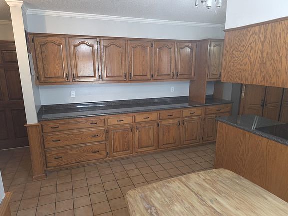 4th image of 8724 Fay Rd